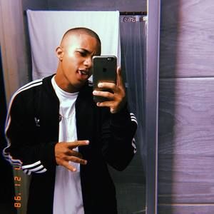 Meet your Posher, Derek l.